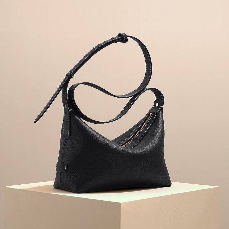 A High-end Versatile Underarm Bag for Commuting A Niche Design Genuine Leather Single-shoulder Crossbody Bag чорний
A High-end Versatile Underarm Bag for Commuting A Niche Design Genuine Leather Single-shoulder Crossbody Bag чорний