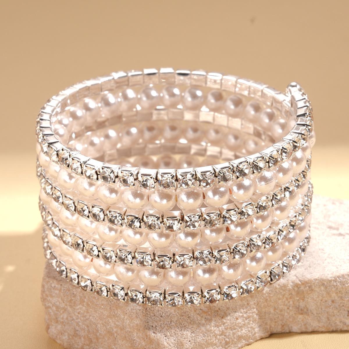 Baroque diamond imitation pearl multi-layer geometric bracelet elegant temperament light luxury jewelry
Baroque diamond imitation pearl multi-layer geometric bracelet elegant temperament light luxury jewelry