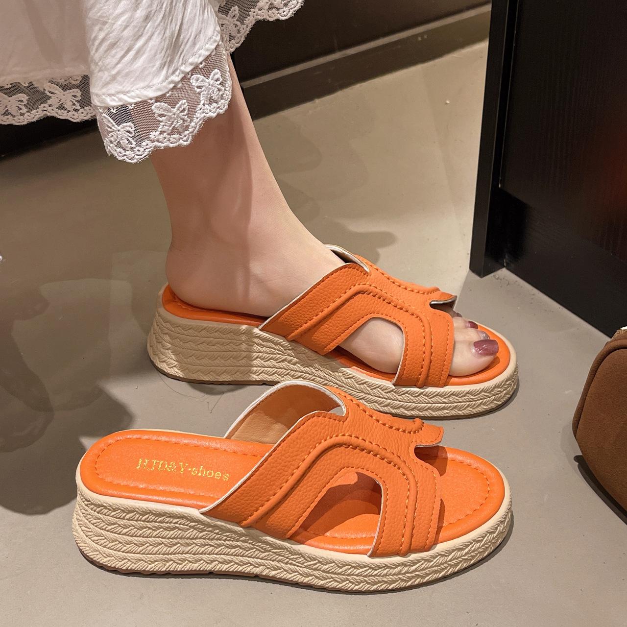 Summer new round head open-toed wedge heel slippers 2025 European and American hemp rope bottom one-word drag outside women s foreign trade shoes 35
Summer new round head open-toed wedge heel slippers 2025 European and American hemp rope bottom one-word drag outside women s foreign trade shoes 35
