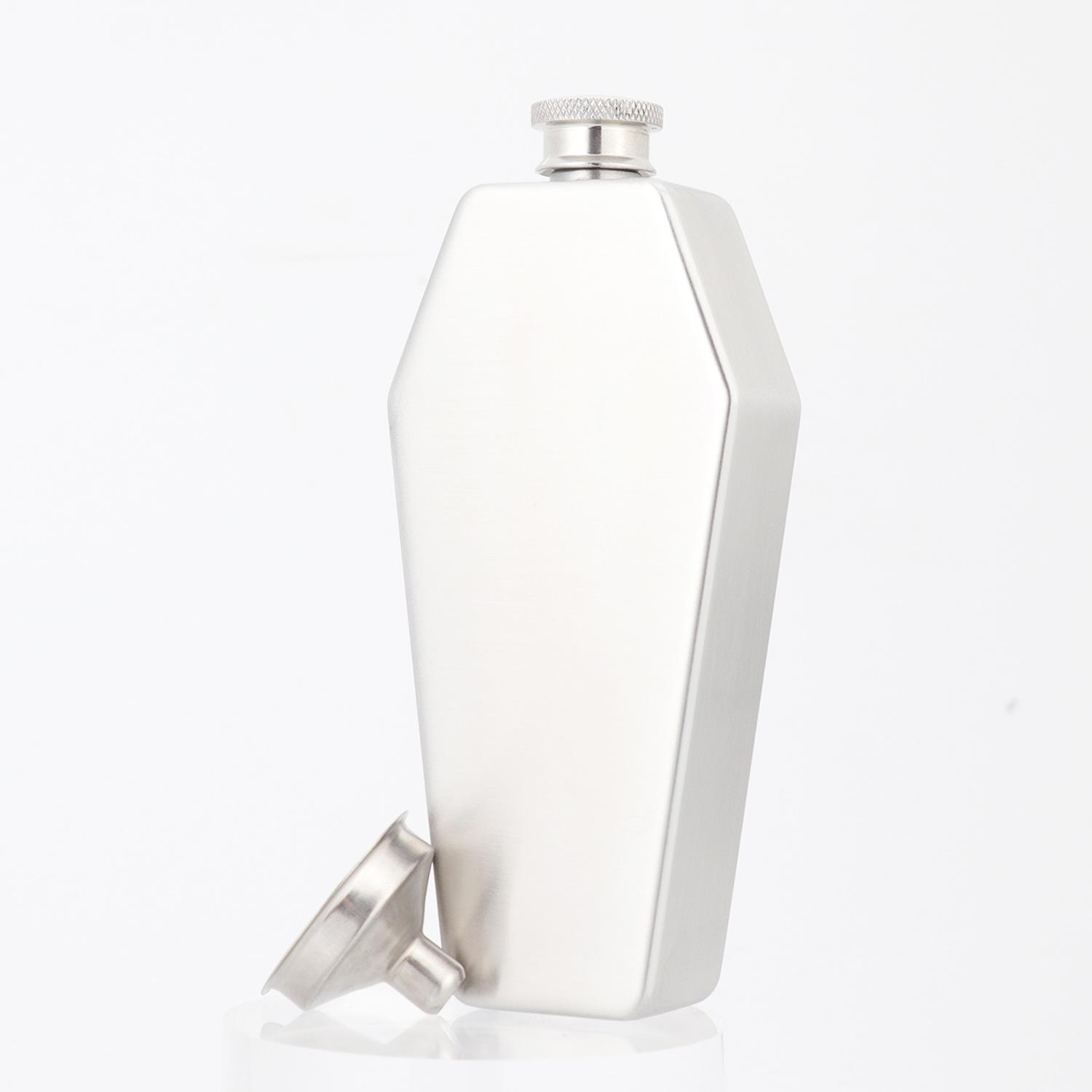 3.5-ounce Thick Stainless Steel Metal Portable Wine Bottle, Resistant To Drops and Compact To Carry with You
3.5-ounce Thick Stainless Steel Metal Portable Wine Bottle, Resistant To Drops and Compact To Carry with You