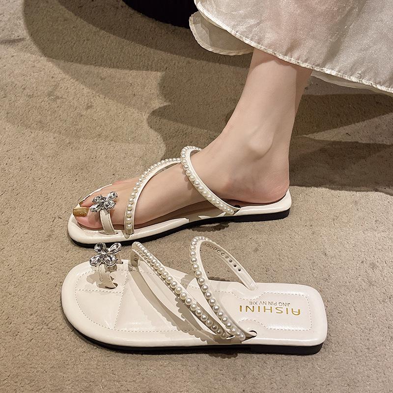 Flat bottom cover toe small cool slippers shoes new summer soft bottom with skirt rhinestone sandals 35
Flat bottom cover toe small cool slippers shoes new summer soft bottom with skirt rhinestone sandals 35