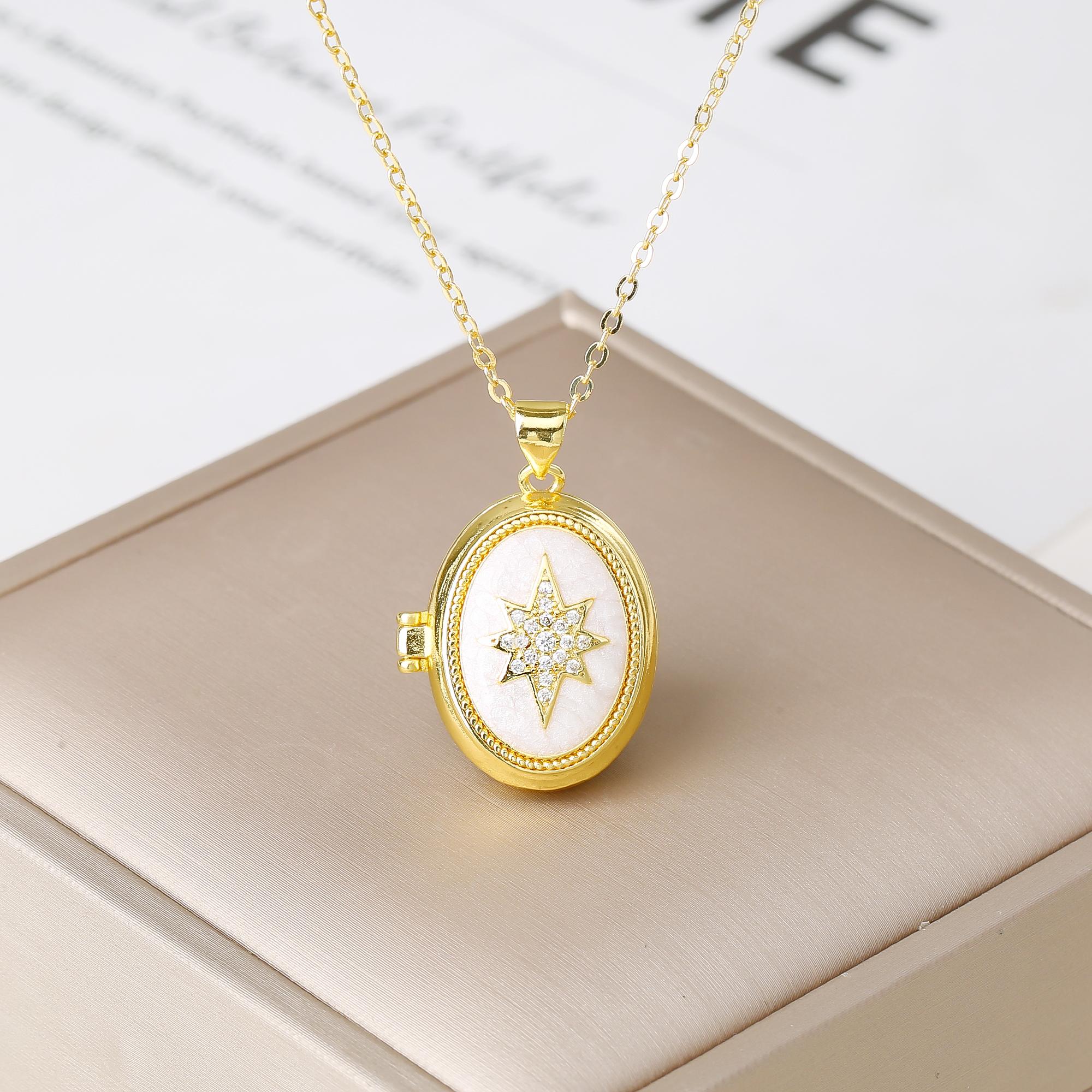 Hot-Selling Enamel Art Oval Photo Box Pendant Necklace Personalized for Men Women Daily Party Zircon Crystal Zircon Neck Gift
Hot-Selling Enamel Art Oval Photo Box Pendant Necklace Personalized for Men Women Daily Party Zircon Crystal Zircon Neck Gift