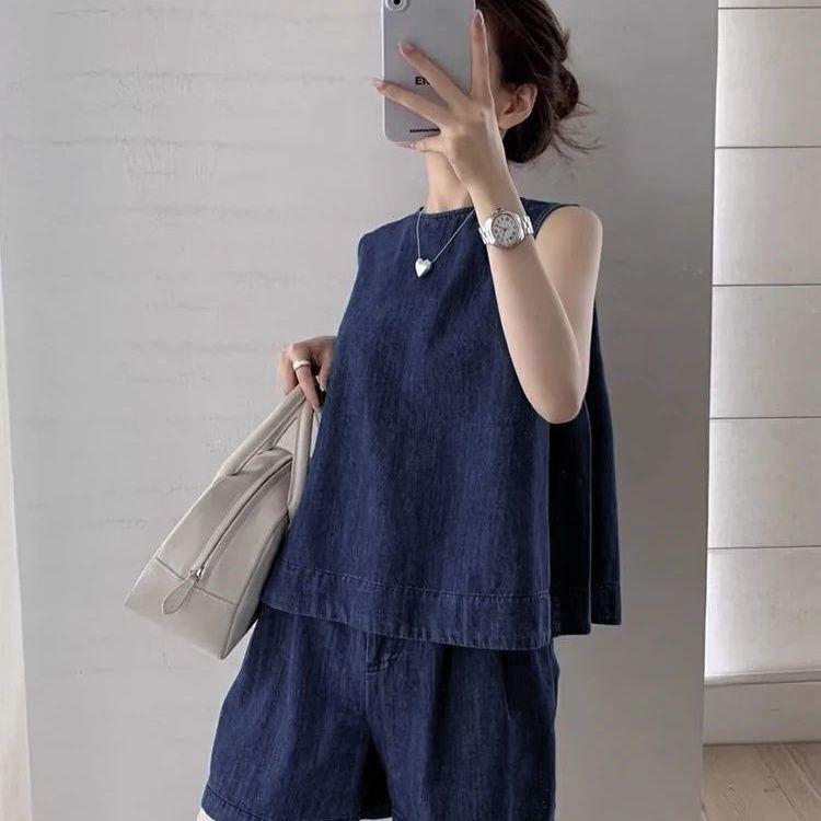 Women s Sleeveless Denim Vest & High-Waisted Shorts Summer Set S (For 40-50 kg) темно-синий
Women s Sleeveless Denim Vest & High-Waisted Shorts Summer Set S (For 40-50 kg) темно-синий