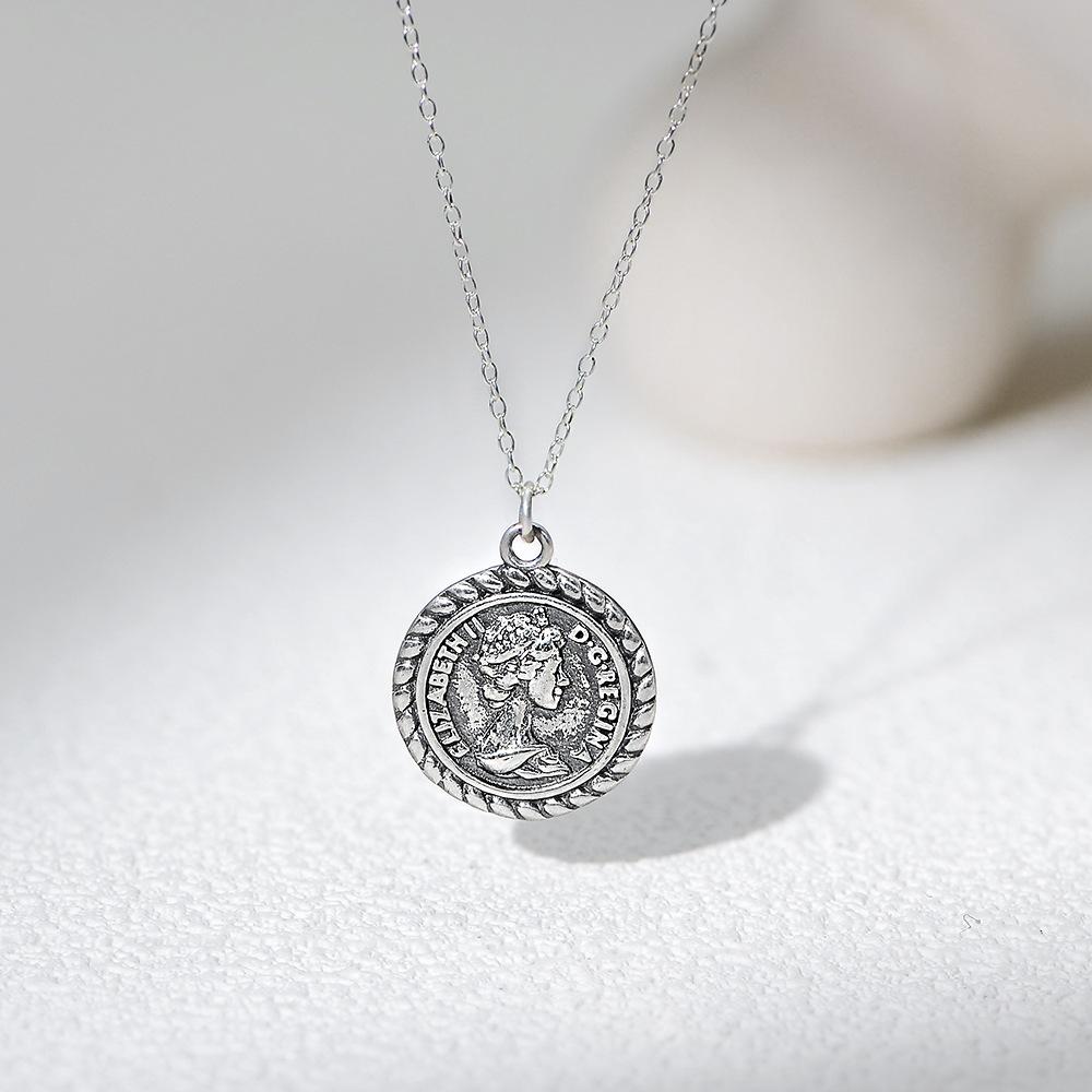 S925 sterling silver portrait relief queen coin necklace for women, European and American ins personality trendy retro versatile collarbone chain 925 silver
S925 sterling silver portrait relief queen coin necklace for women, European and American ins personality trendy retro versatile collarbone chain 925 silver