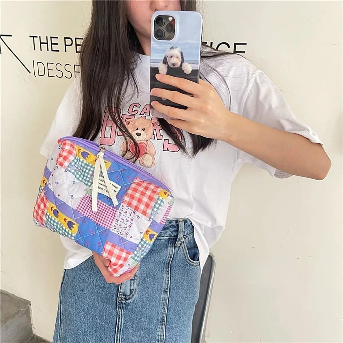 Retro Flower Women s Cosmetic Bags Large Capacity Female Travel Portable Storage Bag Floral Plaid Girls Makeup Case Handbags
Retro Flower Women s Cosmetic Bags Large Capacity Female Travel Portable Storage Bag Floral Plaid Girls Makeup Case Handbags