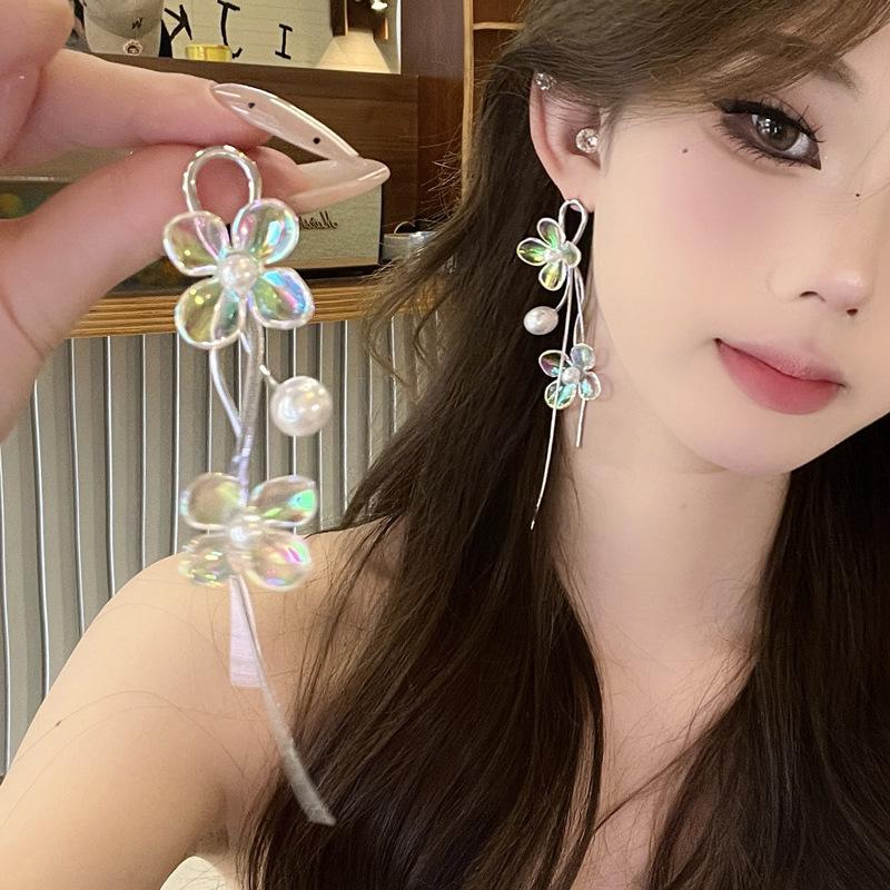 There are billions of good-looking points! Retro French high-end flower pearl earrings, elegant fashion temperament earrings
There are billions of good-looking points! Retro French high-end flower pearl earrings, elegant fashion temperament earrings