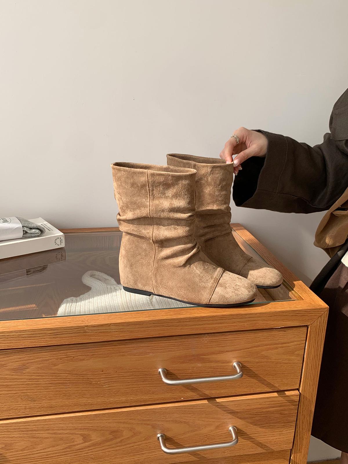 Soft-soled retro fashion boots, knight boots, women s shoes, 2025 new autumn and winter piles of small boots, Martin boots trend 40 хаки
Soft-soled retro fashion boots, knight boots, women s shoes, 2025 new autumn and winter piles of small boots, Martin boots trend 40 хаки