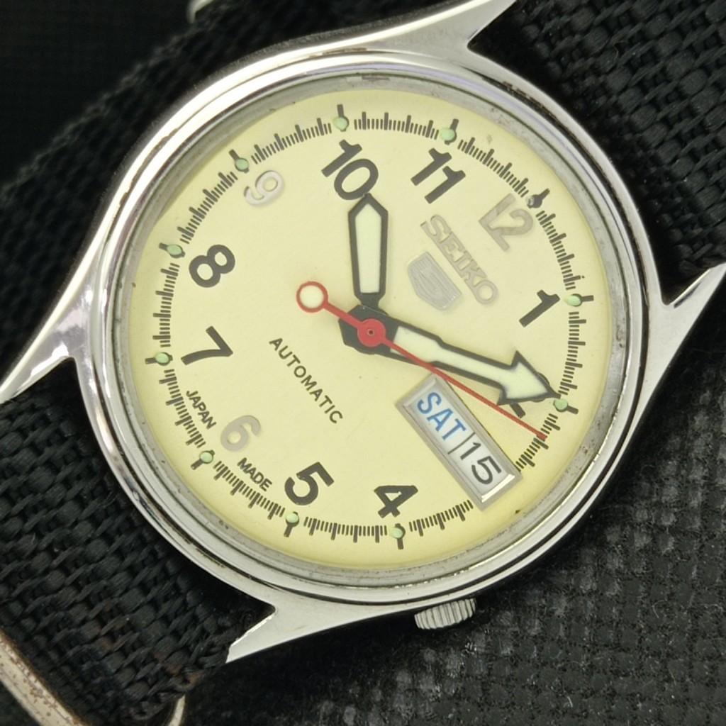 Б/У винтажные мужские часы SEIKO 5 AUTOMATIC 7S26A JAPAN DAY/DATE 594a-a311628-9 SKU594a-a311628
Б/У винтажные мужские часы SEIKO 5 AUTOMATIC 7S26A JAPAN DAY/DATE 594a-a311628-9 SKU594a-a311628