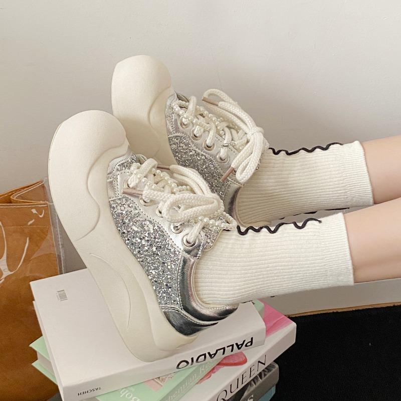 Fashion 2024 Spring Sparkling Diamond Sequins Retro Sports and Casual Board Shoes Thick Sole Dirty Women s Little White Shoes 35
Fashion 2024 Spring Sparkling Diamond Sequins Retro Sports and Casual Board Shoes Thick Sole Dirty Women s Little White Shoes 35