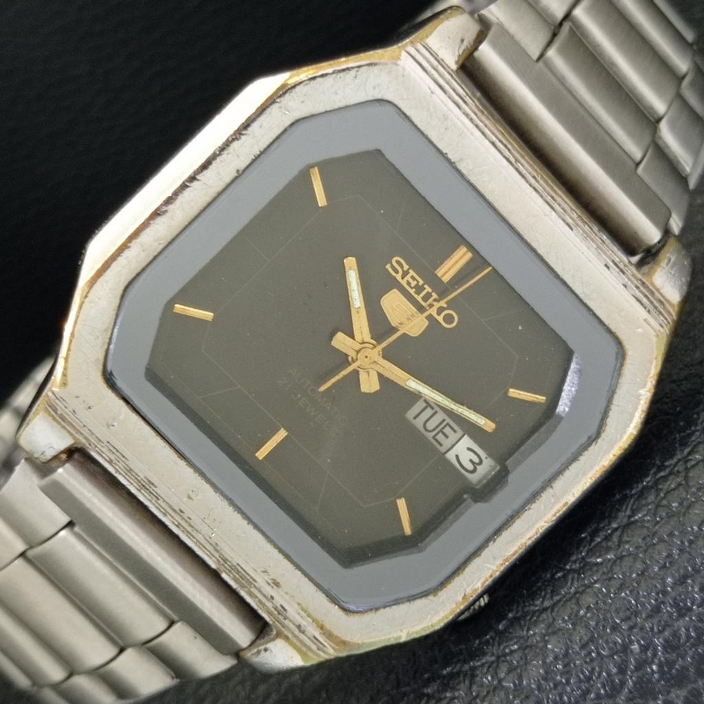 ПОДЛИННЫЕ ВИНТАЖНЫЕ МУЖСКИЕ ЧАСЫ SEIKO 5 AUTOMATIC 7019A ЯПОНИЯ ОРИГИНАЛЬНЫЙ ЦИФЕРБЛАТ a702423-5 R124-a702423
ПОДЛИННЫЕ ВИНТАЖНЫЕ МУЖСКИЕ ЧАСЫ SEIKO 5 AUTOMATIC 7019A ЯПОНИЯ ОРИГИНАЛЬНЫЙ ЦИФЕРБЛАТ a702423-5 R124-a702423