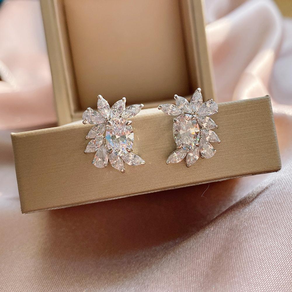 Huitan Trendy Luxury Brilliant Crystal/Yellow CZ Stud Earrings Women Fancy Bride Wedding Earrings Birthday Gift Fashion Zircon
Huitan Trendy Luxury Brilliant Crystal/Yellow CZ Stud Earrings Women Fancy Bride Wedding Earrings Birthday Gift Fashion Zircon