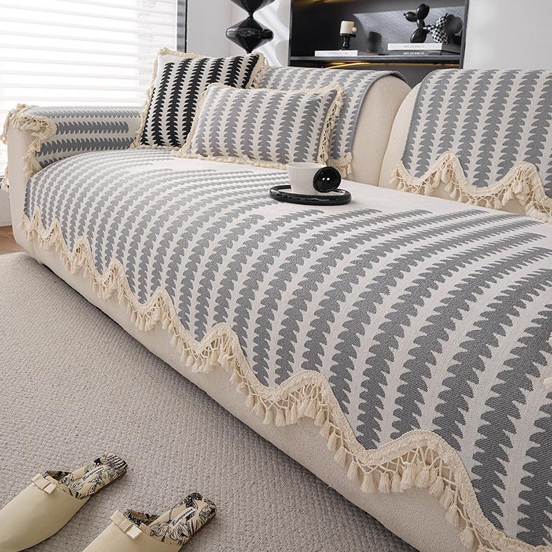 New Light Luxury Premium Sofa Cover Cloth One Piece Fixed Anti Slip Sofa Cushion Four Seasons Universal Simple Retro Washed 70x70cm сірий
New Light Luxury Premium Sofa Cover Cloth One Piece Fixed Anti Slip Sofa Cushion Four Seasons Universal Simple Retro Washed 70x70cm сірий