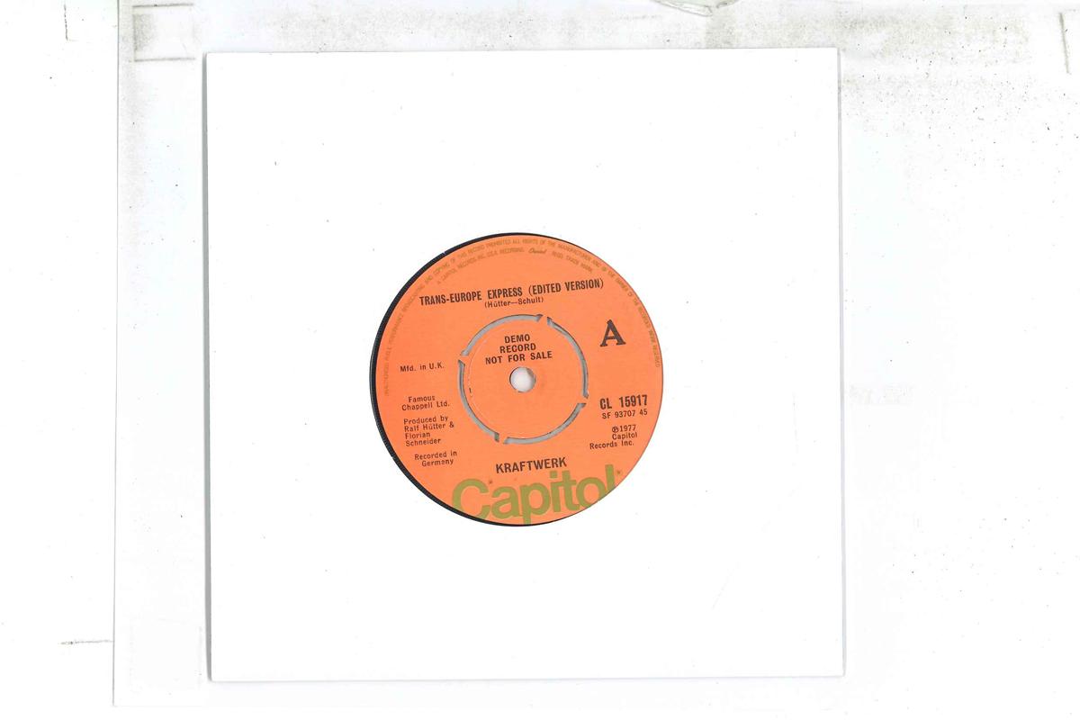 7inch Record KRAFTWERK - Trans-europe Express / Europe Endle CL15917PROMO CAPITOL 1977 UK Rock Used
7inch Record KRAFTWERK - Trans-europe Express / Europe Endle CL15917PROMO CAPITOL 1977 UK Rock Used