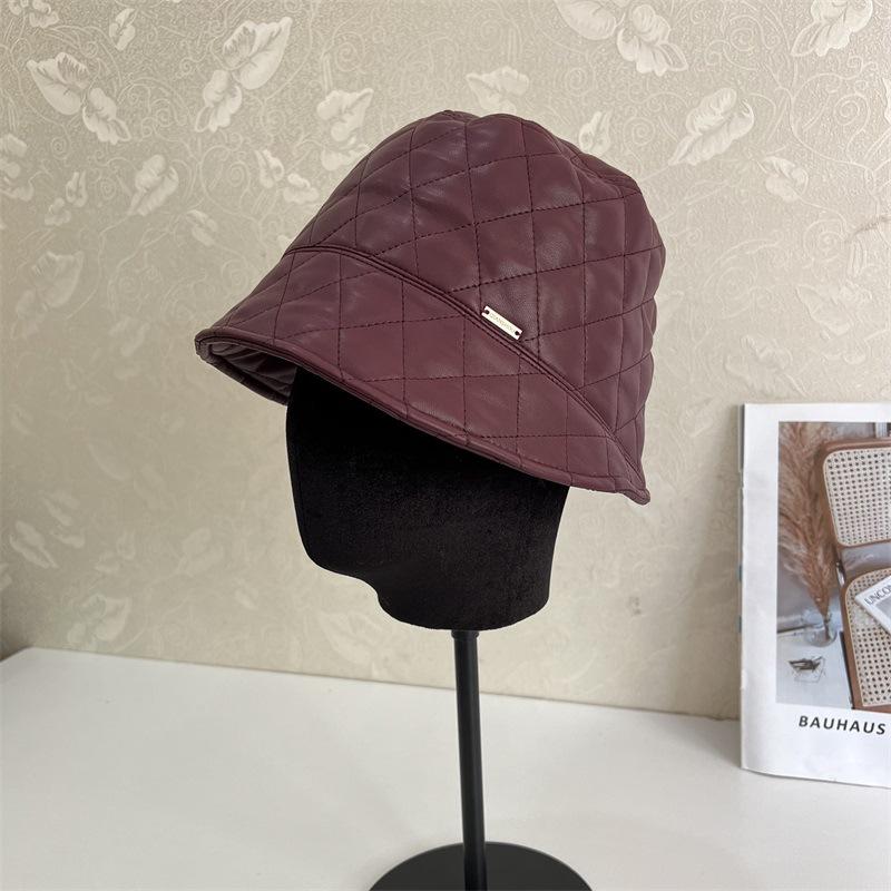 Ромбовидная шляпа-ведро из ПУ кожи с длинным передом и коротким задом, женская, осенне-зимняя, литературная, для отдыха, элегантная, теплая, универсальная шляпа-панама M(56-58cm)
Ромбовидная шляпа-ведро из ПУ кожи с длинным передом и коротким задом, женская, осенне-зимняя, литературная, для отдыха, элегантная, теплая, универсальная шляпа-панама M(56-58cm)