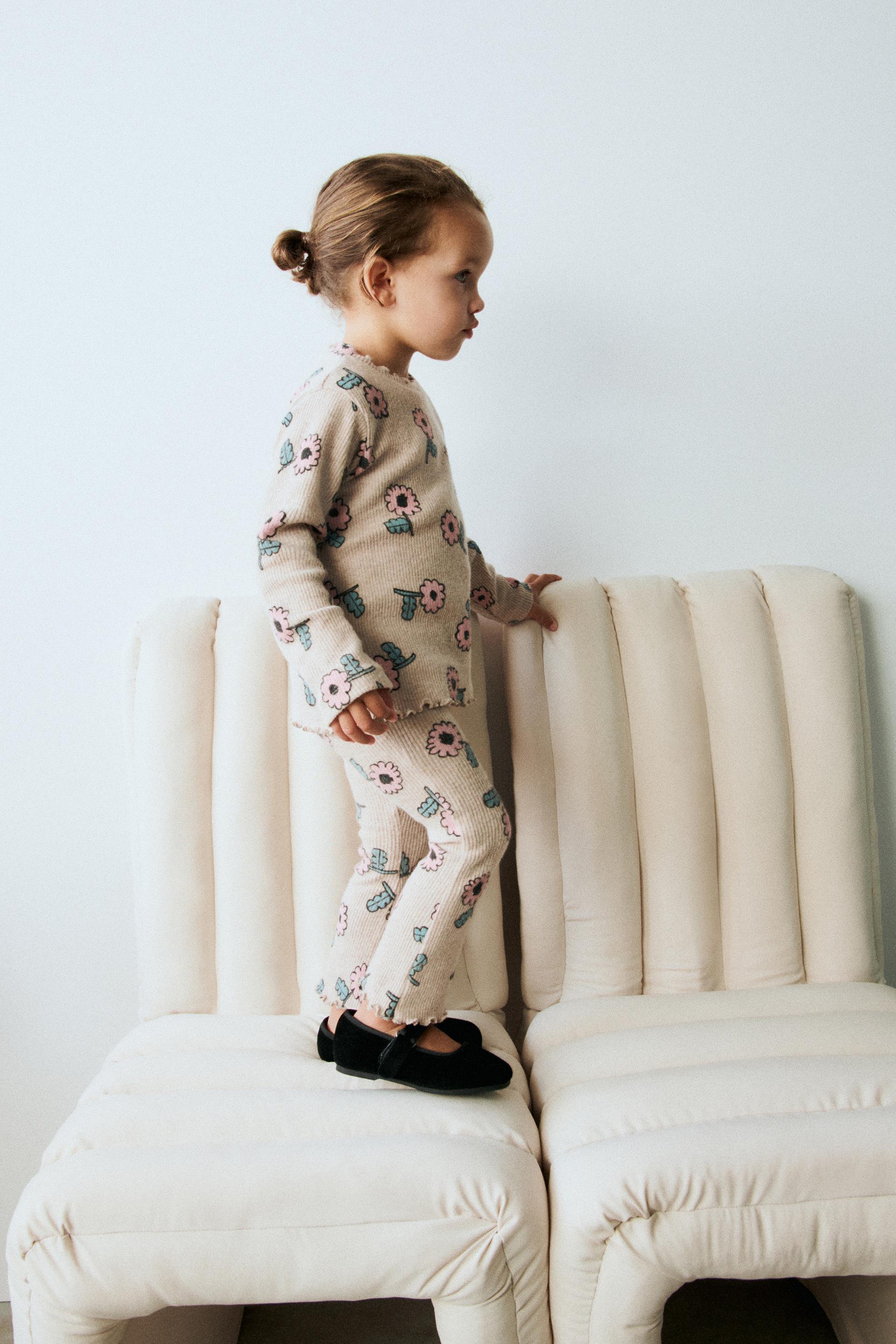 ФУТБОЛКА СОФТ-ТАЧ С ЦВЕТОЧНЫМ ИЗОБРАЖЕНИЕМ
ФУТБОЛКА СОФТ-ТАЧ С ЦВЕТОЧНЫМ ИЗОБРАЖЕНИЕМ