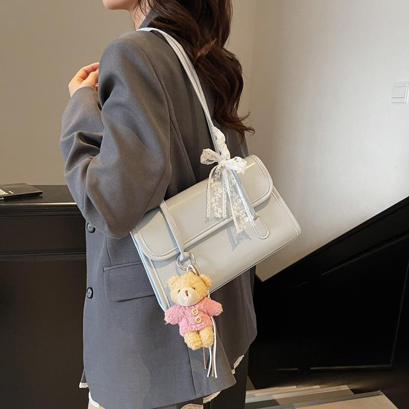 Large capacity underarm bag women s 2025 new high-end spring and summer versatile fashion portable shoulder bag
Large capacity underarm bag women s 2025 new high-end spring and summer versatile fashion portable shoulder bag