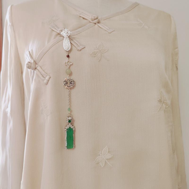 Natural Hotan Jade Green Bamboo Long Pendant Original Design Cheongsam Placket Button Antique Accessories Jewelry for Women
Natural Hotan Jade Green Bamboo Long Pendant Original Design Cheongsam Placket Button Antique Accessories Jewelry for Women