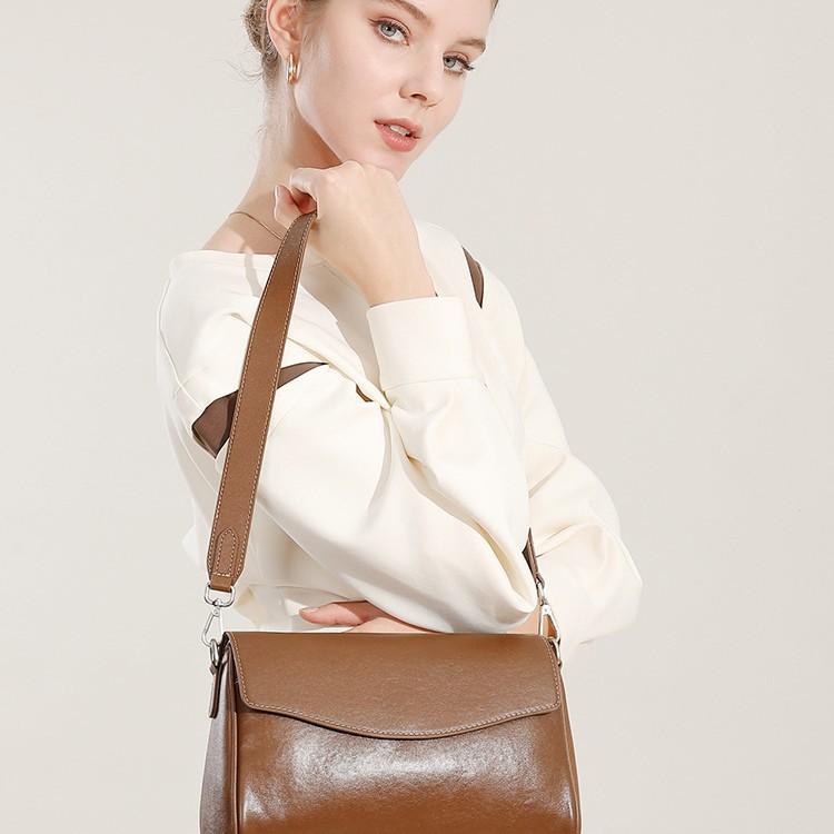 New Versatile Casual Women s Bag Commuter Fashion Shoulder Handbag темно-коричневого кольору
New Versatile Casual Women s Bag Commuter Fashion Shoulder Handbag темно-коричневого кольору