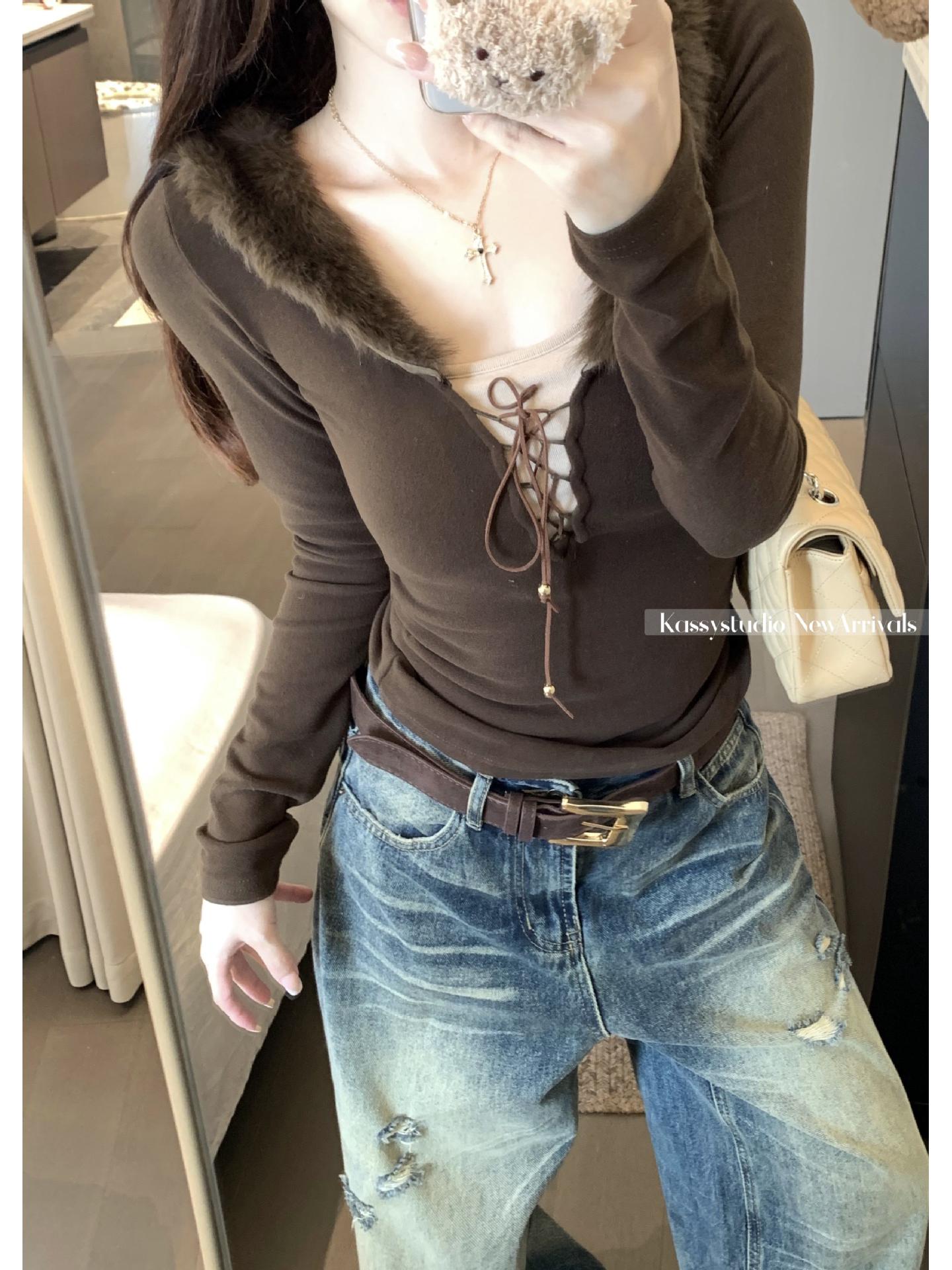 Women s Patchwork Fur Collar V-Neck Long Sleeve Slim Fit Pleated T-shirt for Autumn/Winter Extra Large
Women s Patchwork Fur Collar V-Neck Long Sleeve Slim Fit Pleated T-shirt for Autumn/Winter Extra Large