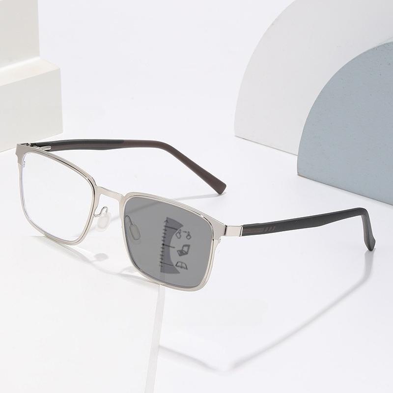 Multifocal Photochromic Presbyopia Glasses Sporty TR90 Square-Frame Spring-Arm Anti-blue Light High-Definition Reading Glasses 0 срібний/коричневий
Multifocal Photochromic Presbyopia Glasses Sporty TR90 Square-Frame Spring-Arm Anti-blue Light High-Definition Reading Glasses 0 срібний/коричневий