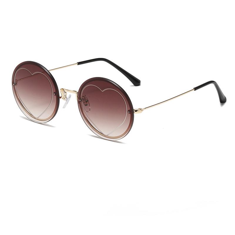 Cute Sweet Heart Cutout Round Sunglasses For Women Fashion Vintage Metal Frame UV400 Casual Stylish Daily Party Sun Glasses 2026 No Box коричневый
Cute Sweet Heart Cutout Round Sunglasses For Women Fashion Vintage Metal Frame UV400 Casual Stylish Daily Party Sun Glasses 2026 No Box коричневый