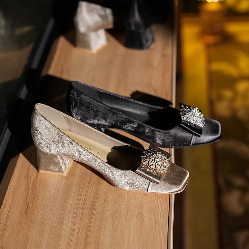 New Chinese Style Rhinestone Bow Mary Jane High Heels - Sheepskin Square Toe Chunky Heel for Women 37 хаки
New Chinese Style Rhinestone Bow Mary Jane High Heels - Sheepskin Square Toe Chunky Heel for Women 37 хаки