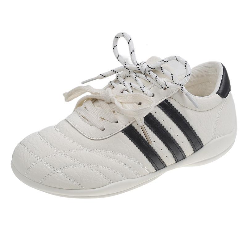 Black breathable sneakers 2025 summer new retro flat casual women s shoes versatile inner height-increasing German training shoes 40
Black breathable sneakers 2025 summer new retro flat casual women s shoes versatile inner height-increasing German training shoes 40