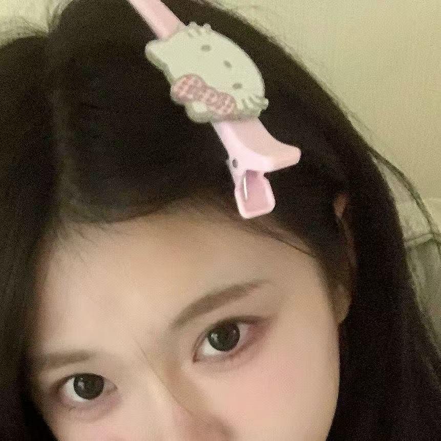 Заколка для волосся «Кітті» 12 см - Ідеально підходить для будь-якого об єму волосся, Безшовний милий аксесуар для чубчика-однослів я
Заколка для волосся «Кітті» 12 см - Ідеально підходить для будь-якого об єму волосся, Безшовний милий аксесуар для чубчика-однослів я