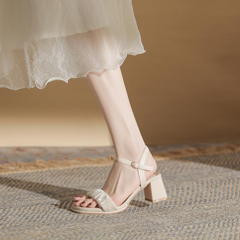 Fashion pleated lace band high heels sandals women ankle strap gladiator sandalias de tacón thick heel summer party shoes for woman 34 бежевый
Fashion pleated lace band high heels sandals women ankle strap gladiator sandalias de tacón thick heel summer party shoes for woman 34 бежевый