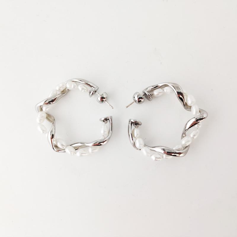 Серьги-гвоздики из жемчуга натуральный жемчуг модные индивидуальные металлические серьги-гвоздики маленькие серебряные игольчатые модные серьги нестандартной формы новые продукты
Серьги-гвоздики из жемчуга натуральный жемчуг модные индивидуальные металлические серьги-гвоздики маленькие серебряные игольчатые модные серьги нестандартной формы новые продукты