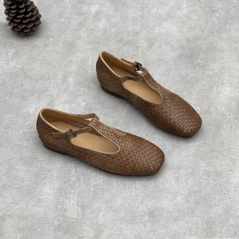 Новые модные повседневные мягкие женские туфли-баотоу 35 кофейный
Новые модные повседневные мягкие женские туфли-баотоу 35 кофейный