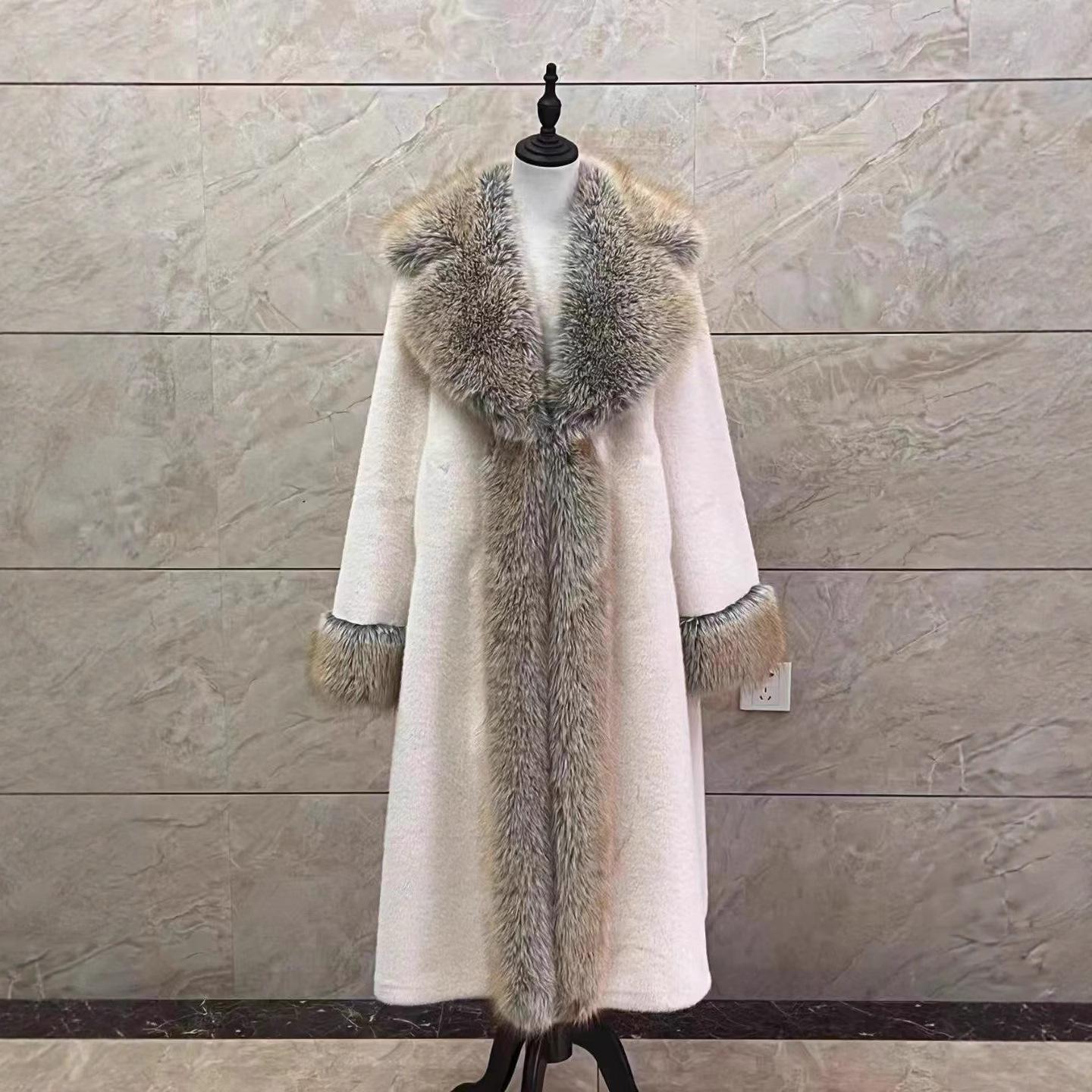 2025 Новый зимний стиль Пальто средней длины из норки с большим меховым воротником Пальто с характером Пальто с характером из золотой норки One size fits all белый
2025 Новый зимний стиль Пальто средней длины из норки с большим меховым воротником Пальто с характером Пальто с характером из золотой норки One size fits all белый