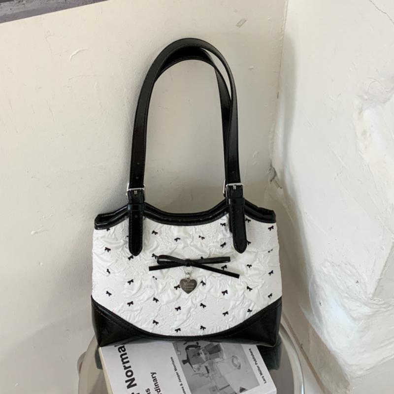 Korean Style Tote Bag With Bow & Heart Pendant Lolita Style Underarm Shoulder Bag Embossed Pattern Design Daily Commute Handbag белый
Korean Style Tote Bag With Bow & Heart Pendant Lolita Style Underarm Shoulder Bag Embossed Pattern Design Daily Commute Handbag белый