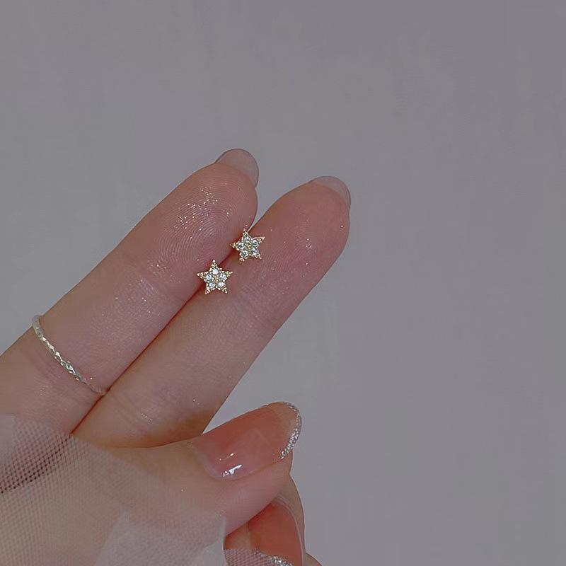 Women s Pentagram Stud Earrings: Mini Diamond Stars for Autumn/Winter, Sleep-Friendly Design
Women s Pentagram Stud Earrings: Mini Diamond Stars for Autumn/Winter, Sleep-Friendly Design