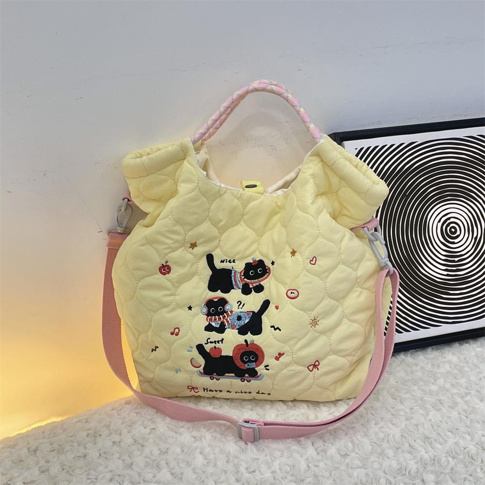 Embroidered Elegant Black Cat Handbag Large Capacity Versatile Tote Bag Three Black Cats Yellow
Embroidered Elegant Black Cat Handbag Large Capacity Versatile Tote Bag Three Black Cats Yellow