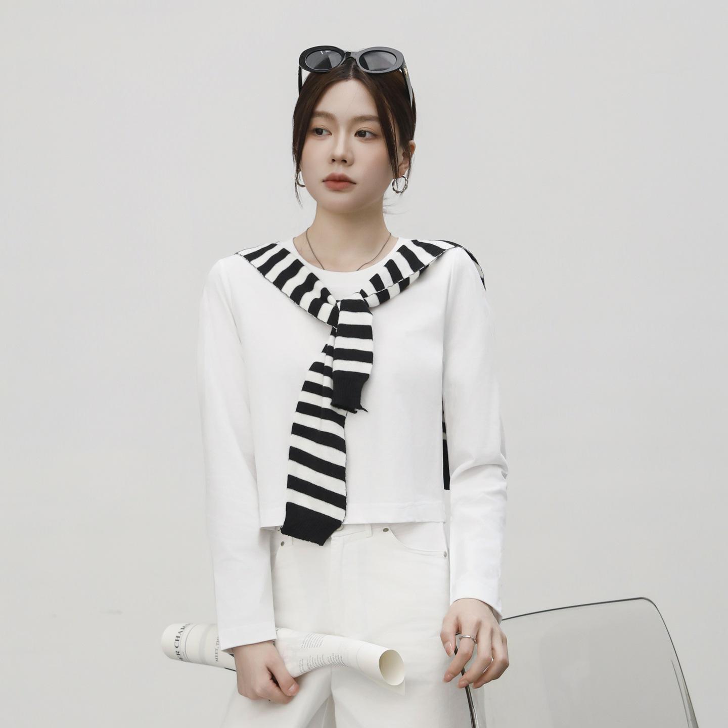 Cropped White Long-Sleeve Women s T-Shirt with Round Neck and Dropped Shoulders – Casual, Loose-Fit Base Layer. L (up to 62.5 kg)
Cropped White Long-Sleeve Women s T-Shirt with Round Neck and Dropped Shoulders – Casual, Loose-Fit Base Layer. L (up to 62.5 kg)