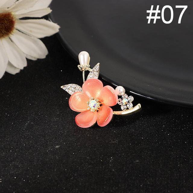 Броши в виде ракушек и жемчужных цветов для женщин, элегантная хрустальная брошь, булавка, свадебные украшения, высокое качество, корсаж, ювелирные аксессуары
Броши в виде ракушек и жемчужных цветов для женщин, элегантная хрустальная брошь, булавка, свадебные украшения, высокое качество, корсаж, ювелирные аксессуары
