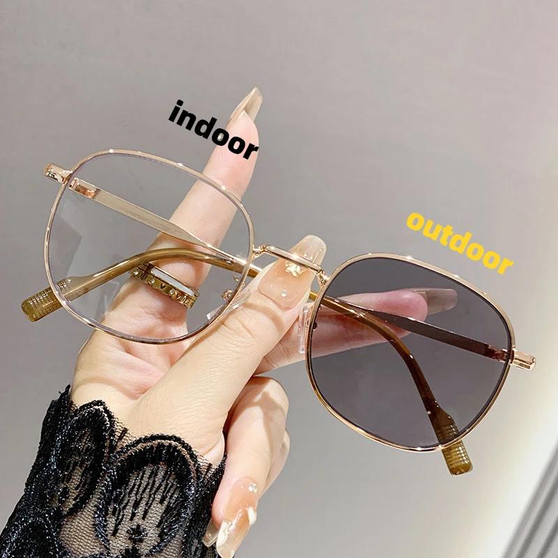 Neutral Stylish Photochromic Myopia Eyewear Women s Luxury Alloy Metal Round Frame Eyewear HD Blue Light Blocking Eyewear -3.5-4.0 0
Neutral Stylish Photochromic Myopia Eyewear Women s Luxury Alloy Metal Round Frame Eyewear HD Blue Light Blocking Eyewear -3.5-4.0 0