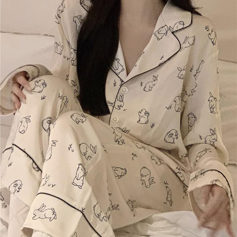 Милая пижама из ледяного шелка с кроликом, женский костюм с длинным рукавом на весну и осень, тонкий, имитация шелка, домашняя одежда, простой 2XL
Милая пижама из ледяного шелка с кроликом, женский костюм с длинным рукавом на весну и осень, тонкий, имитация шелка, домашняя одежда, простой 2XL