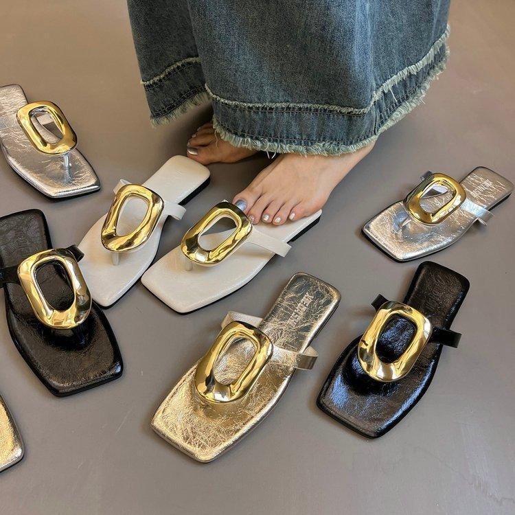 2025 new square-headed open-toed flip-flops wear versatile toe casual flat-bottom metal buckle niche sandals summer 35 чёрный
2025 new square-headed open-toed flip-flops wear versatile toe casual flat-bottom metal buckle niche sandals summer 35 чёрный
