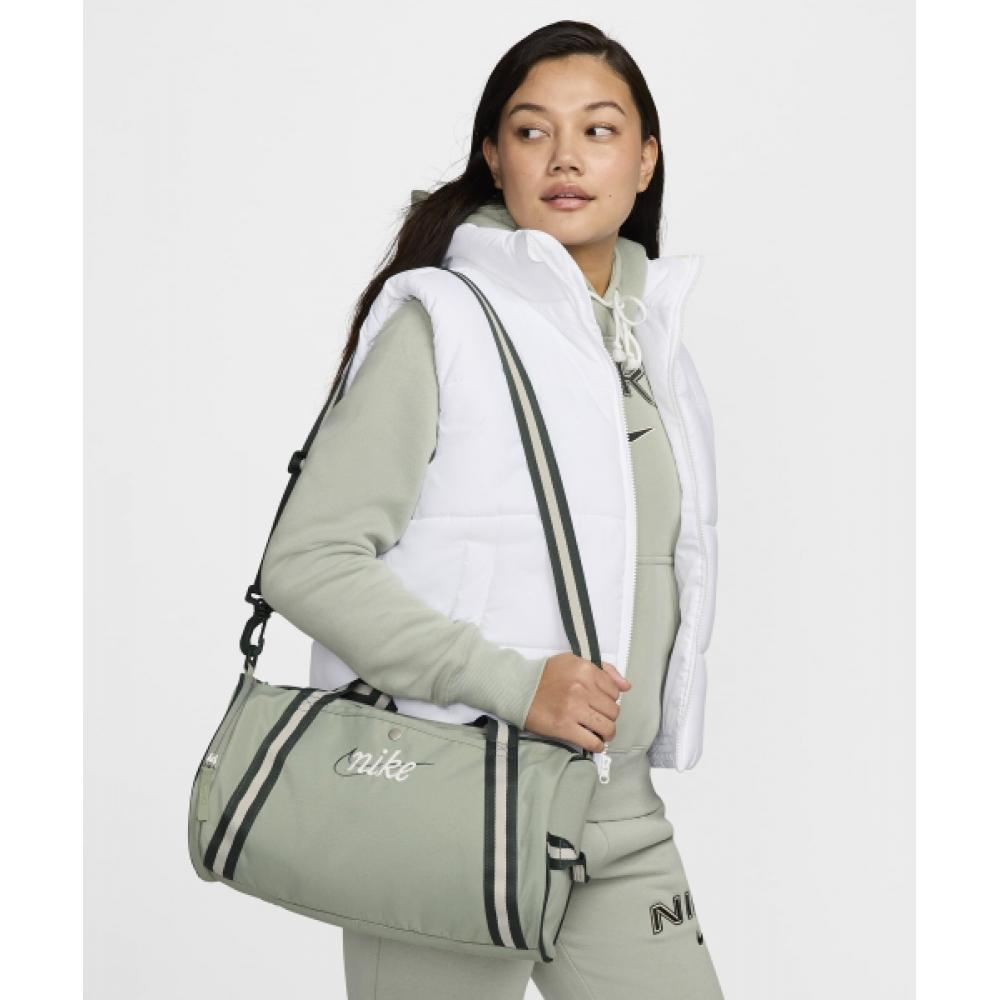 NIKE Heritage Retro Duffel Bag 13L M Jade Horizon Vintage Green Summit White DR6261 370 FREE
NIKE Heritage Retro Duffel Bag 13L M Jade Horizon Vintage Green Summit White DR6261 370 FREE
