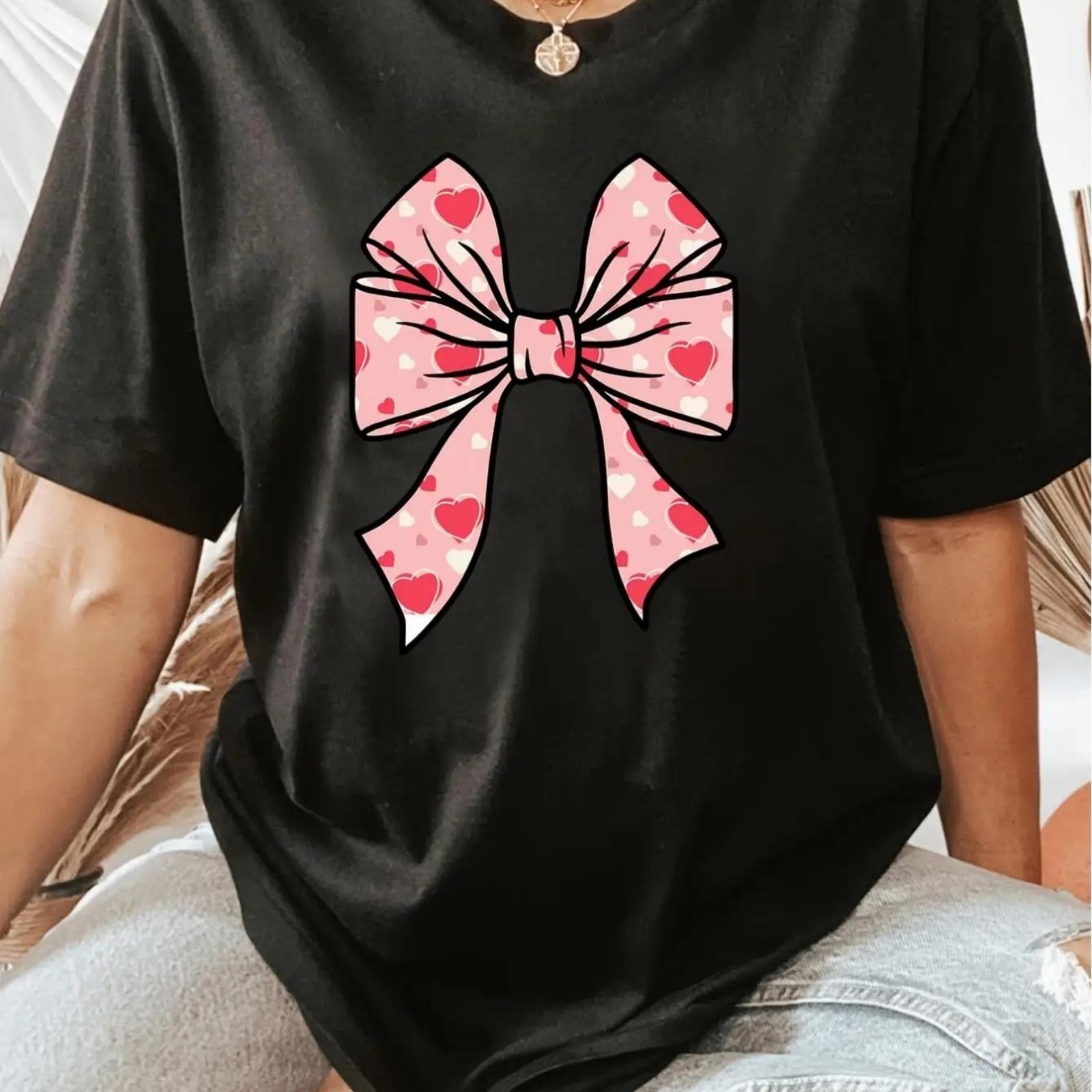 Women S Casual Crew Neck T-Shirt with Pink Heart Bow Print, Knit Fabric, Short Sleeve Top for All Seasons, Valentine S Day Gift, XXXXXL чорний
Women S Casual Crew Neck T-Shirt with Pink Heart Bow Print, Knit Fabric, Short Sleeve Top for All Seasons, Valentine S Day Gift, XXXXXL чорний