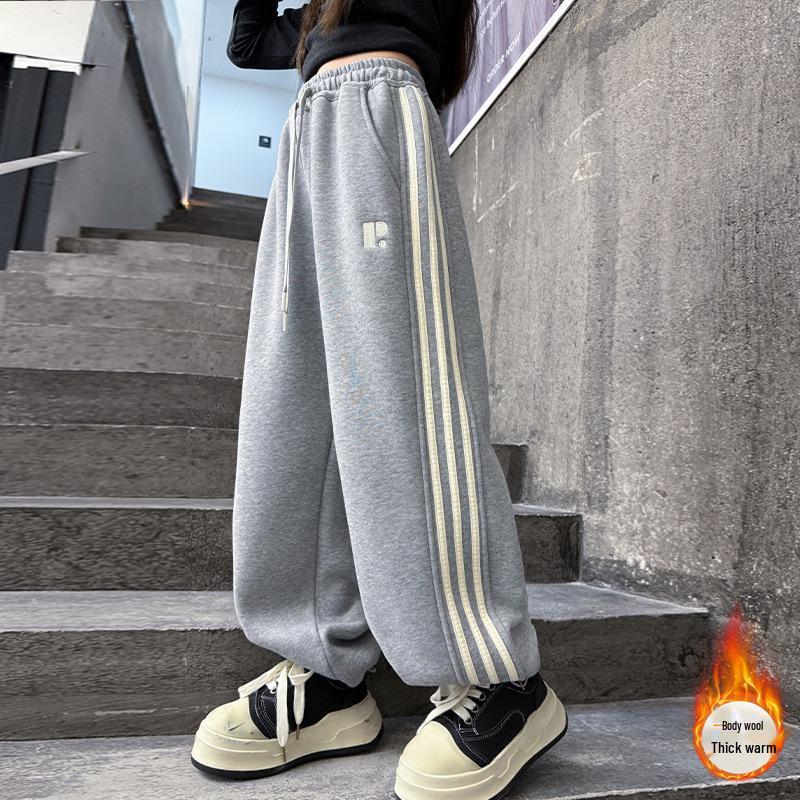 Флисовые спортивные штаны для девочек - Осень/Зима 2025, Универсальные и повседневные для детей среднего и старшего возраста. 140 cm серый
Флисовые спортивные штаны для девочек - Осень/Зима 2025, Универсальные и повседневные для детей среднего и старшего возраста. 140 cm серый