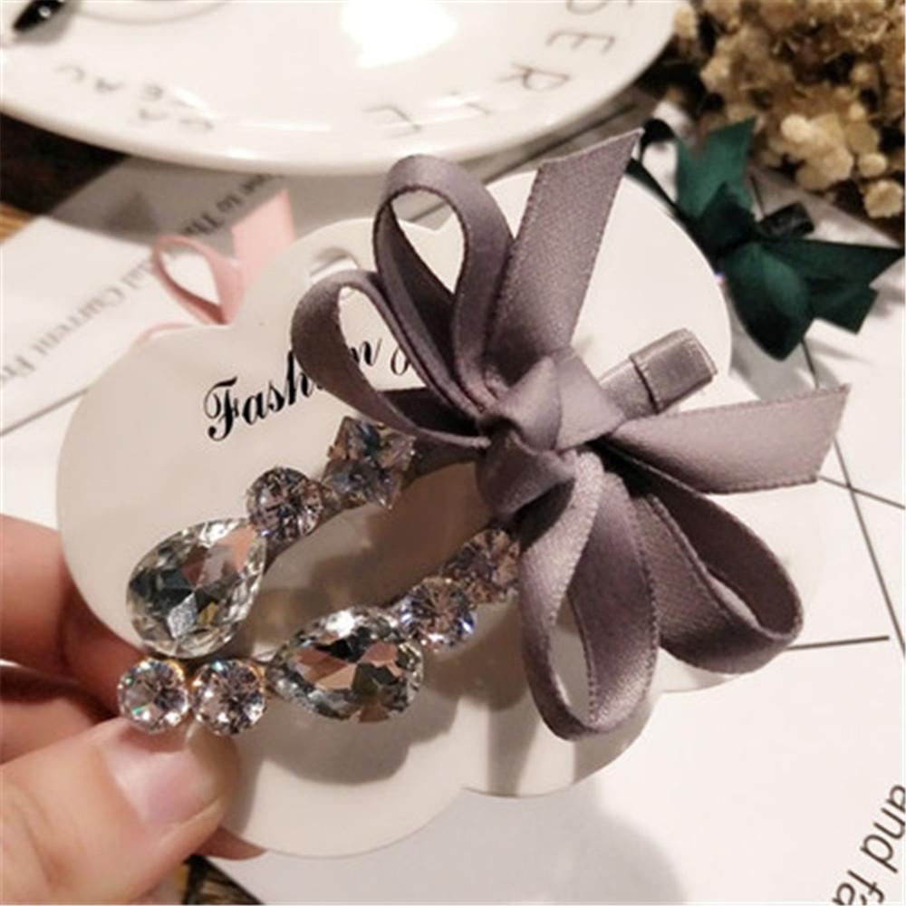 1PC Metal Rhinestone Bangs Side Hair Clip Bow Hairpins Korean Shiny Headdress Hair Clip Grab Women Girls Hair Accessories сірий
1PC Metal Rhinestone Bangs Side Hair Clip Bow Hairpins Korean Shiny Headdress Hair Clip Grab Women Girls Hair Accessories сірий