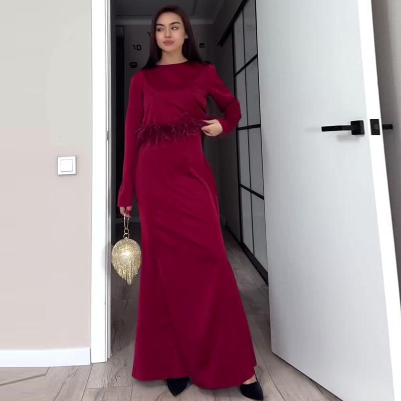 2024 Autumn Women s Slim Spaghetti Strap Long Dress with Feather Patchwork Short Cardigan Set M
2024 Autumn Women s Slim Spaghetti Strap Long Dress with Feather Patchwork Short Cardigan Set M