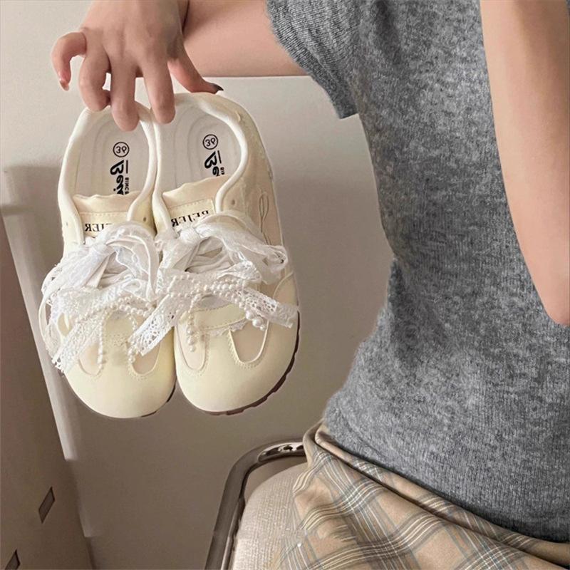 Pink lace temperament sneakers women s new summer breathable niche original design versatile board shoes 35
Pink lace temperament sneakers women s new summer breathable niche original design versatile board shoes 35