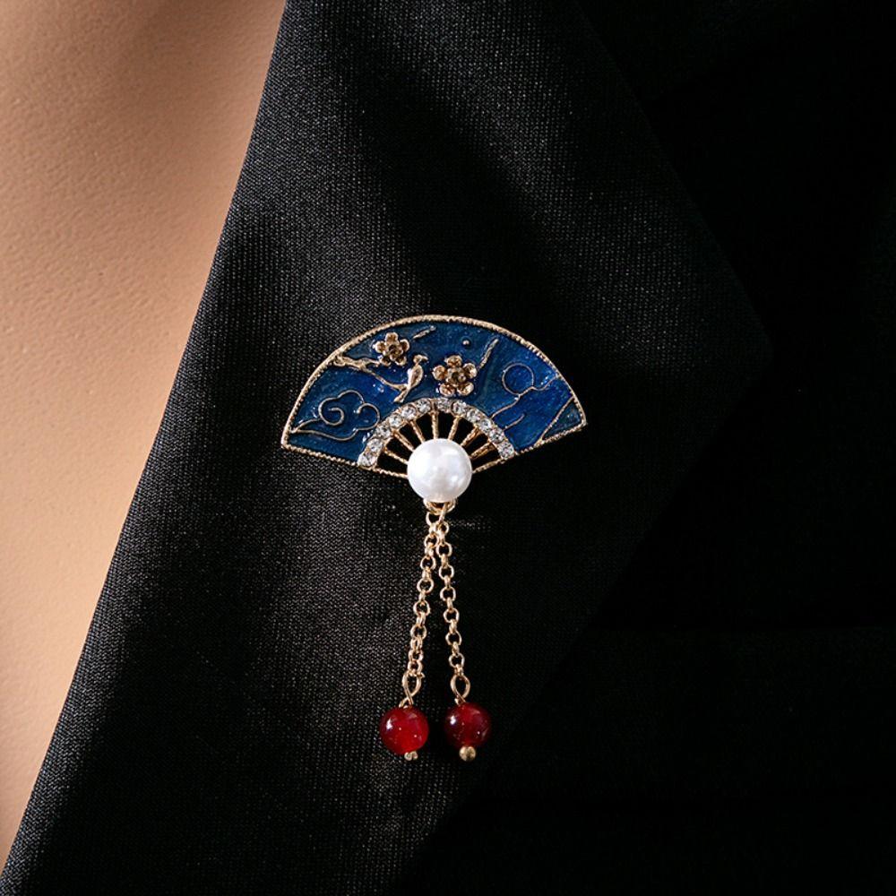 Ancient Style Flower Badge Pearl Banquet Clothes Pin Temperament Chinese Style Brooch Female
Ancient Style Flower Badge Pearl Banquet Clothes Pin Temperament Chinese Style Brooch Female