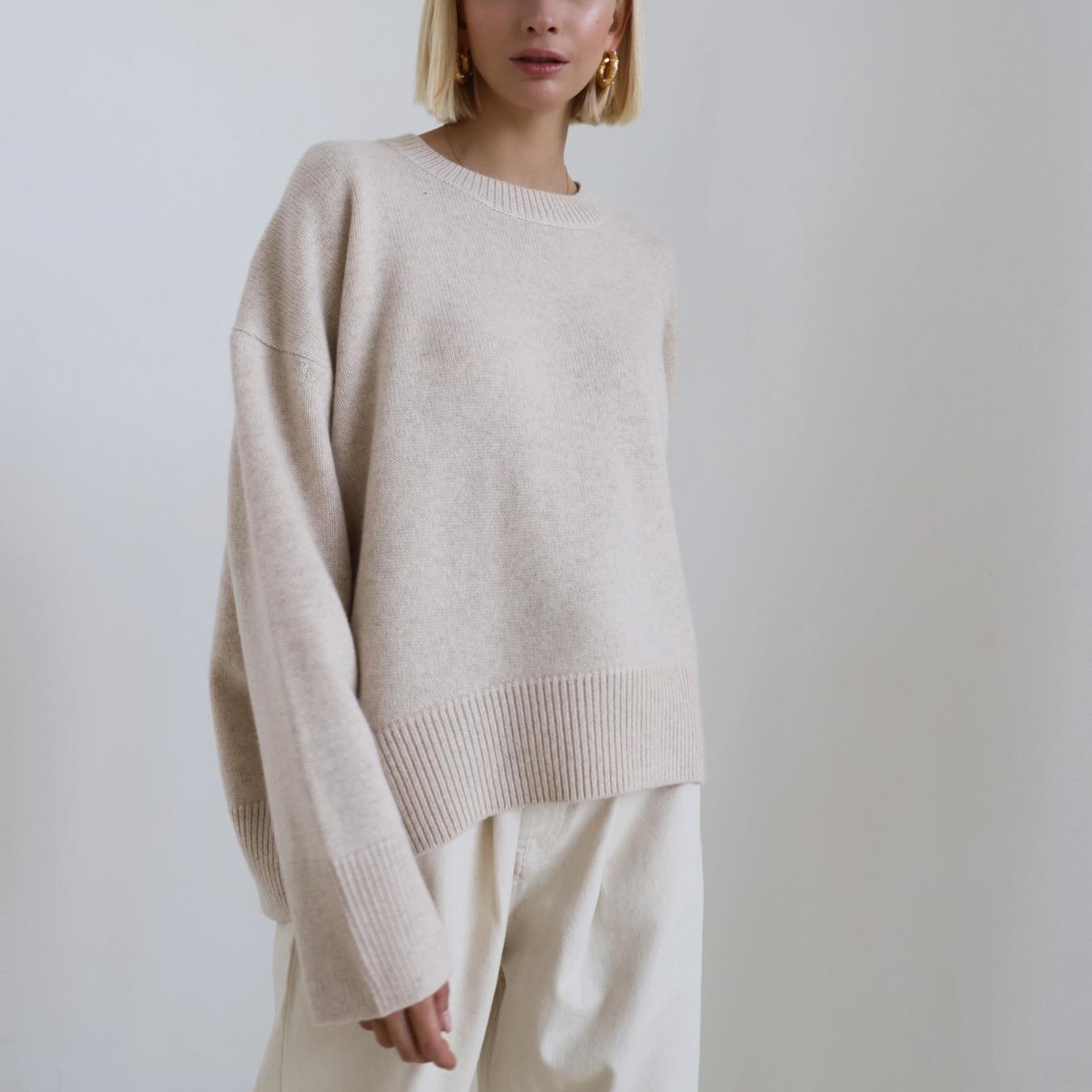 Корейський светр осінь-зима Жіночий трикотажний джемпер з довгим рукавом і круглим вирізом, вільні топи Жіночий пуловер Теплі жіночі светри L бежевий
Корейський светр осінь-зима Жіночий трикотажний джемпер з довгим рукавом і круглим вирізом, вільні топи Жіночий пуловер Теплі жіночі светри L бежевий