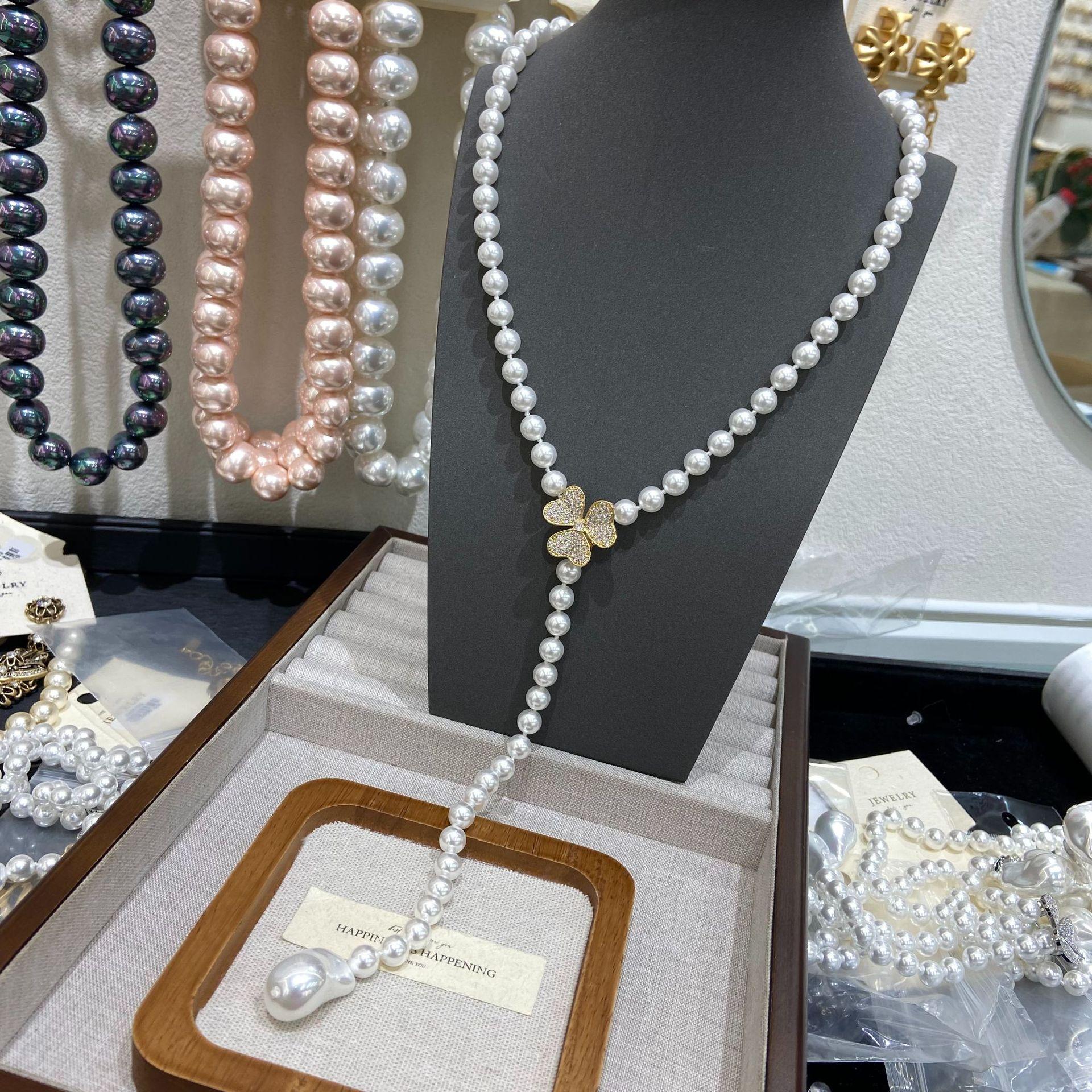 New Chinese Beaded 8M Long Sweater Chain Snowflake Pendant Baroque Necklace Autumn And Winter Women S Versatile High Sense
New Chinese Beaded 8M Long Sweater Chain Snowflake Pendant Baroque Necklace Autumn And Winter Women S Versatile High Sense