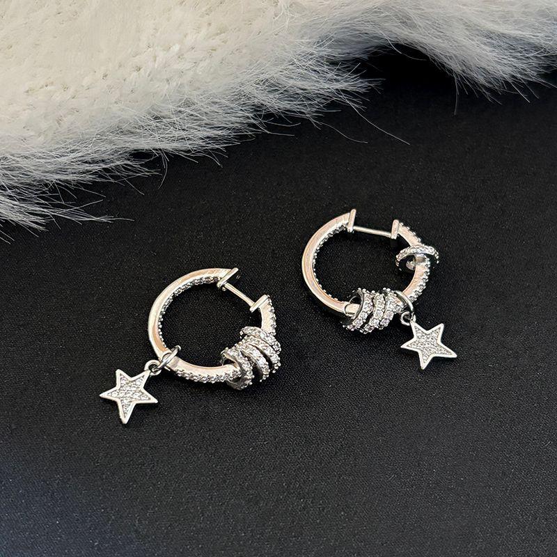Silver Good Luck Comes Stud Earrings for Women 2025 New Arrival Best Selling Fancy Ear Clip Earring Ring/Stud Earring Accessible Luxury Earrings Sterling Silver Circle Ear Buckle
Silver Good Luck Comes Stud Earrings for Women 2025 New Arrival Best Selling Fancy Ear Clip Earring Ring/Stud Earring Accessible Luxury Earrings Sterling Silver Circle Ear Buckle